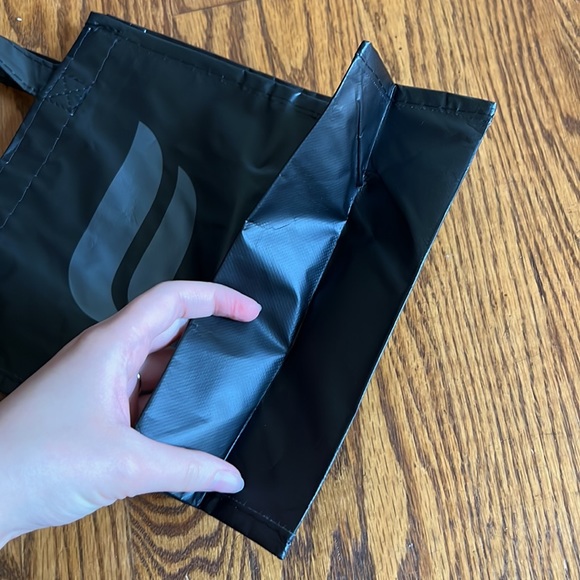 ⚫️FABLETICS: Small black reusable bag with logo & two handles⚫️ - Picture 4 of 6